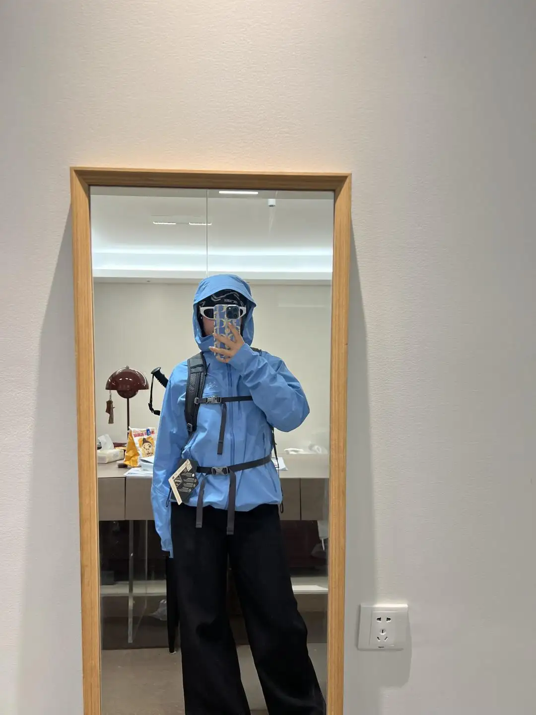 Beta SL GORE-TEX Hooded Shell Jacket D38024097 — view 5