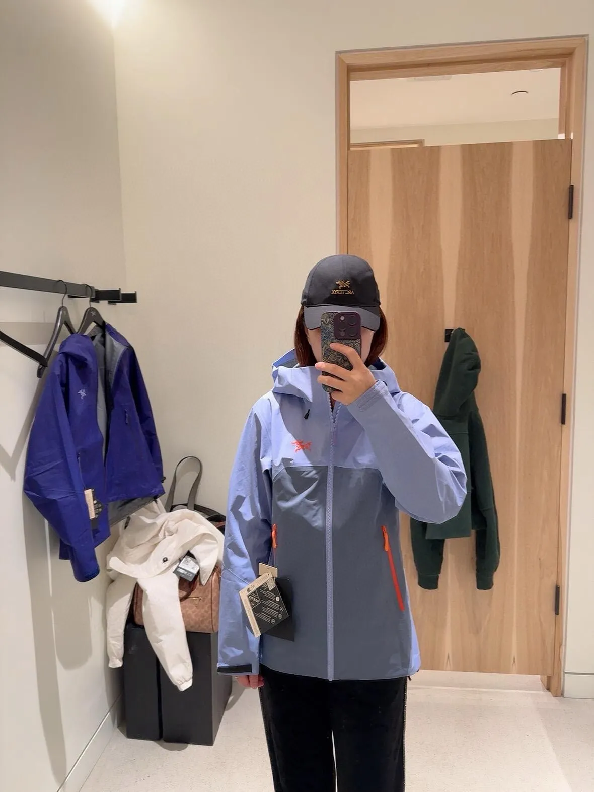 Beta SL GORE-TEX Hooded Shell Jacket D38024101 — view 8