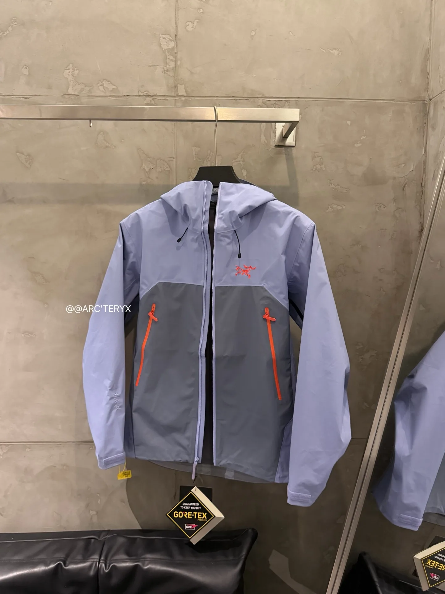 Beta SL GORE-TEX Hooded Shell Jacket D38024102 — view 2