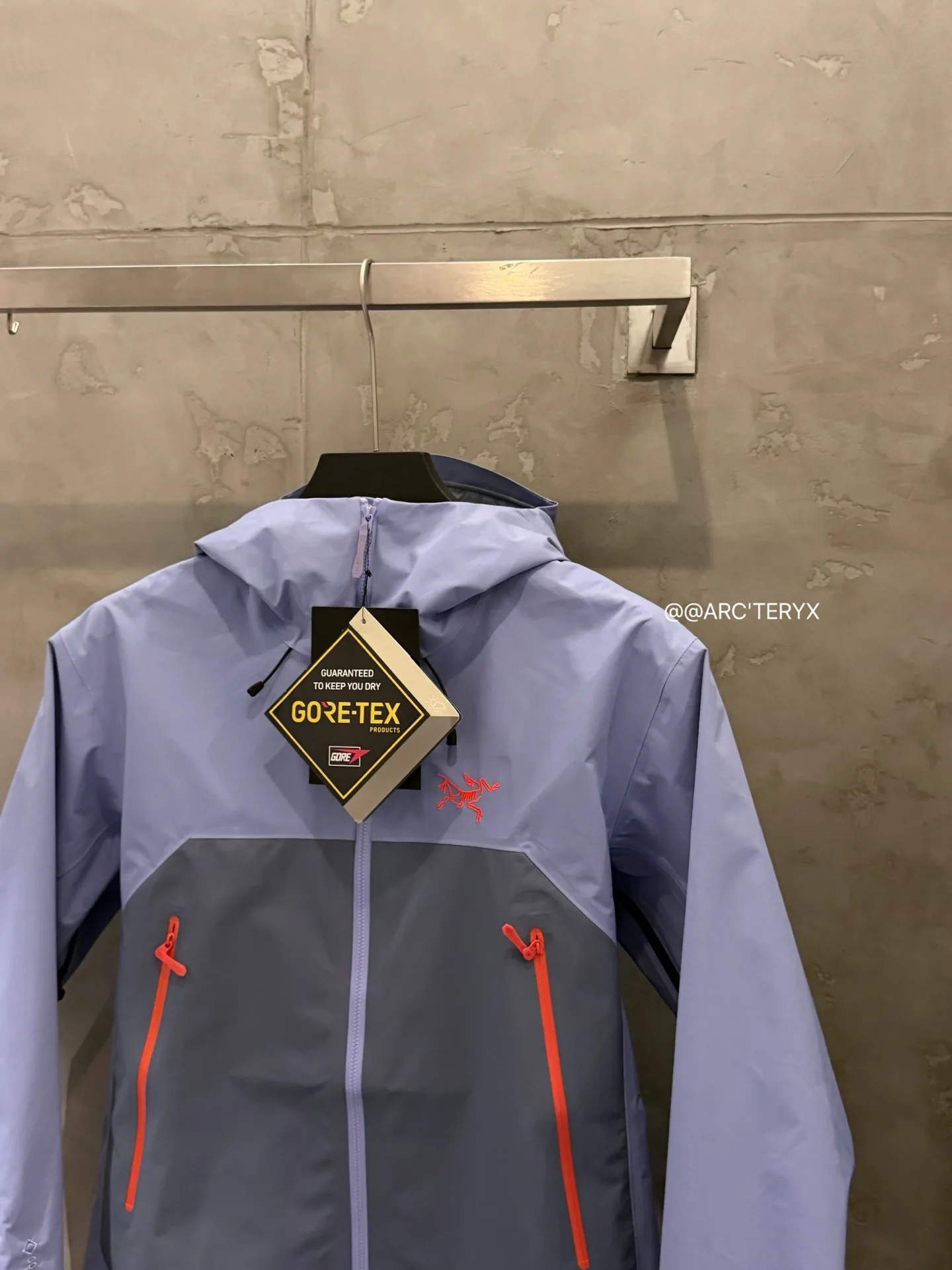 Beta SL GORE-TEX Hooded Shell Jacket D38024102 — view 4