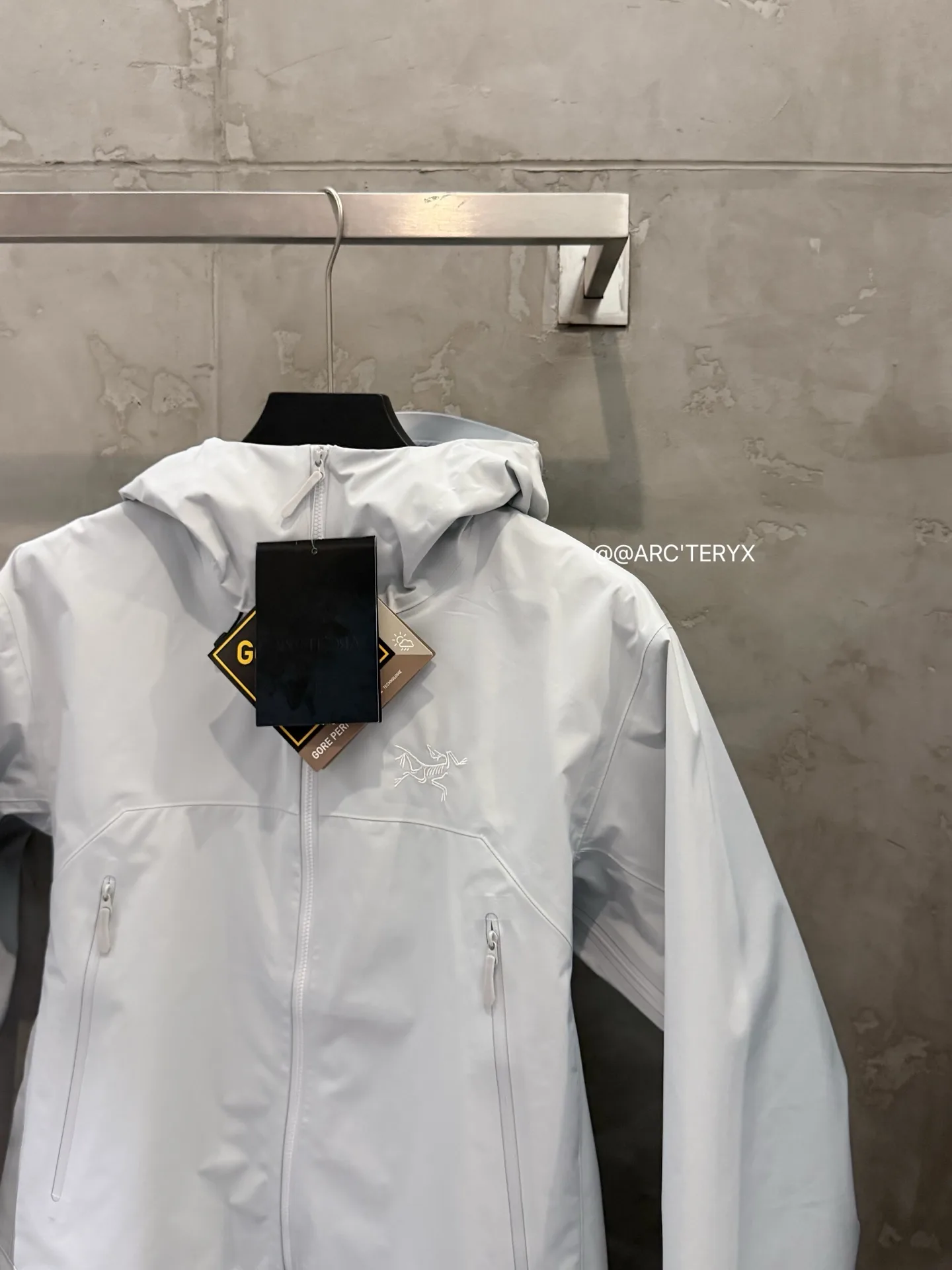 Beta SL GORE-TEX Hooded Shell Jacket D38024100 — view 4