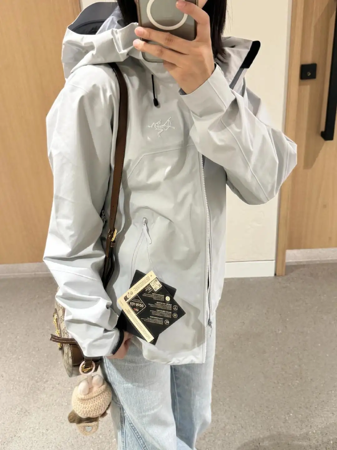 Beta SL GORE-TEX Hooded Shell Jacket D38024099 — view 6