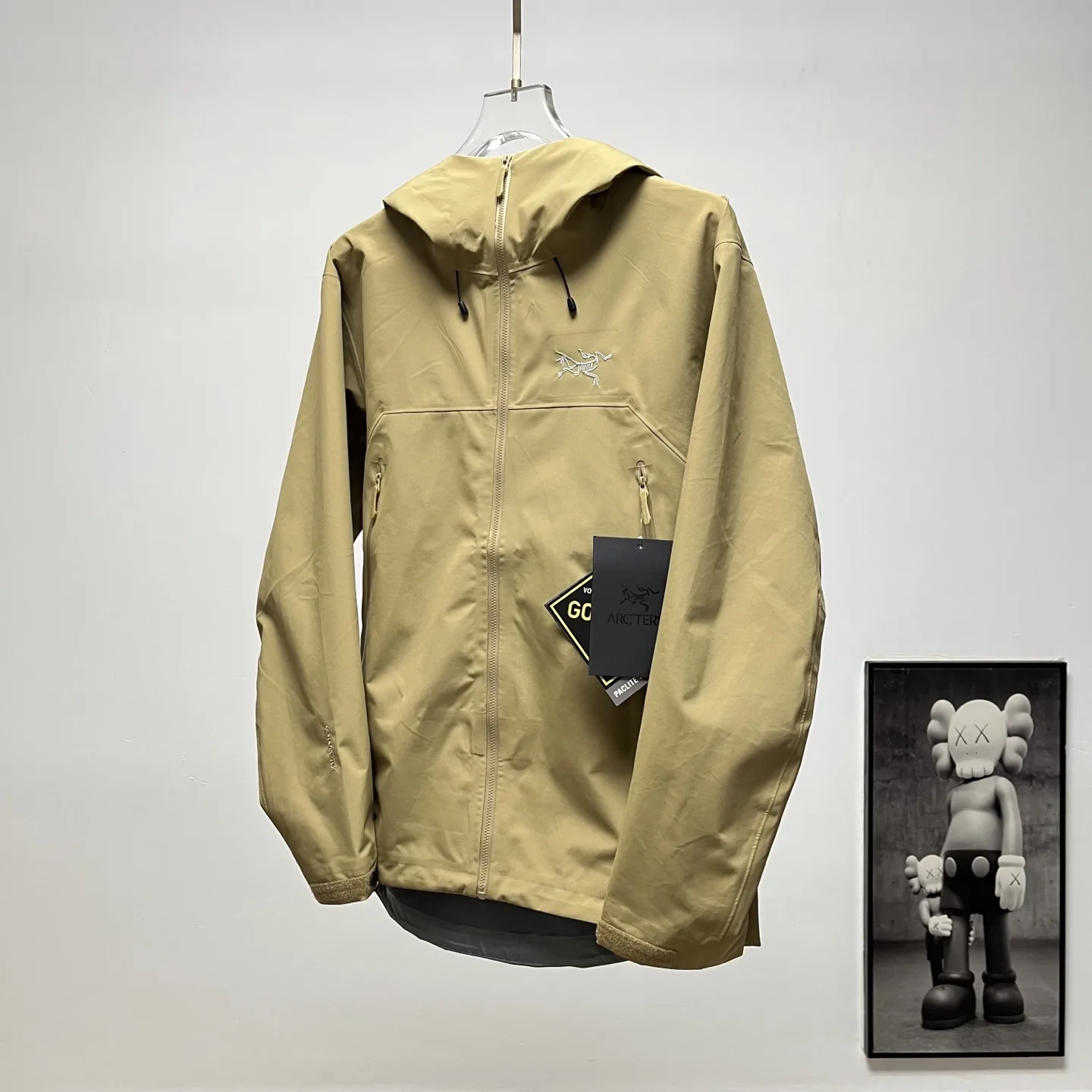 Beta SL GORE-TEX Hooded Shell Jacket D38024088 — view 2