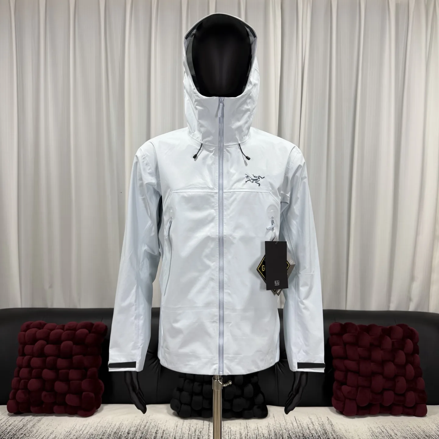 Beta SL GORE-TEX Hooded Shell Jacket D38024090