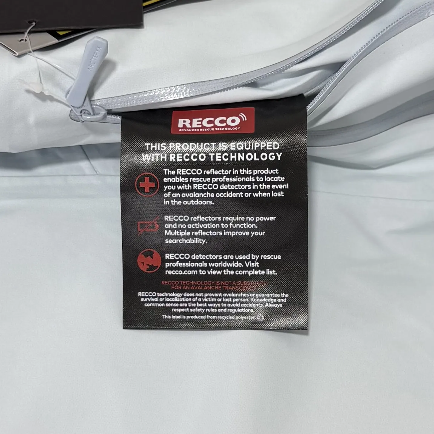 Beta SL GORE-TEX Hooded Shell Jacket D38024090 — view 7