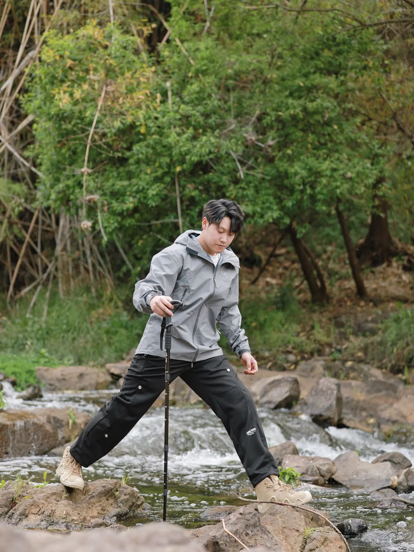 Beta SL GORE-TEX Hooded Shell Jacket D38024107 — view 2