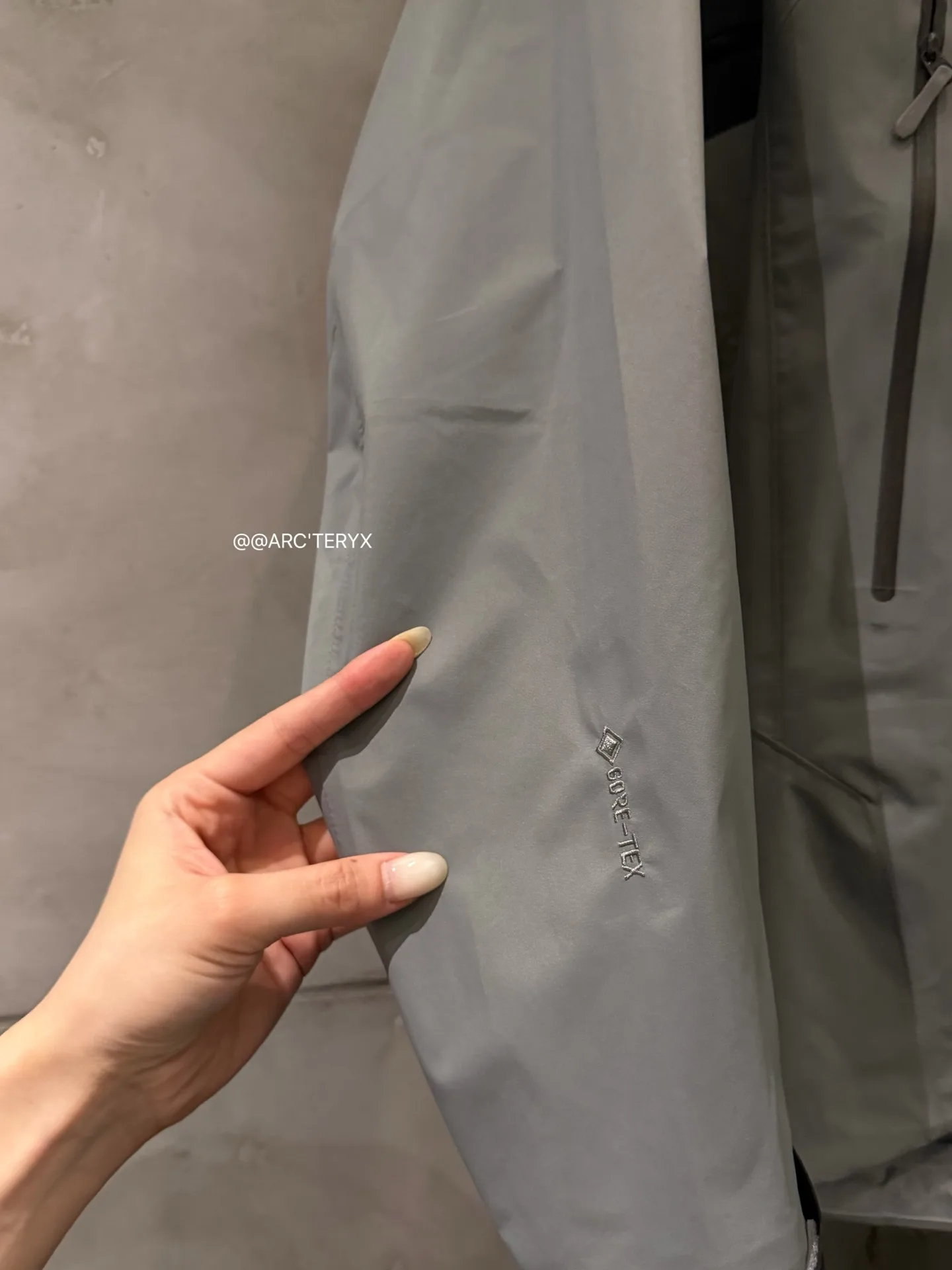 Beta SL GORE-TEX Hooded Shell Jacket D38024108 — view 7