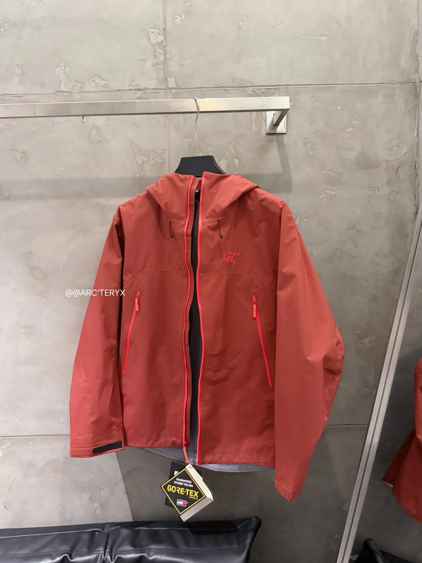 Beta SL GORE-TEX Hooded Shell Jacket D38024106 — view 3