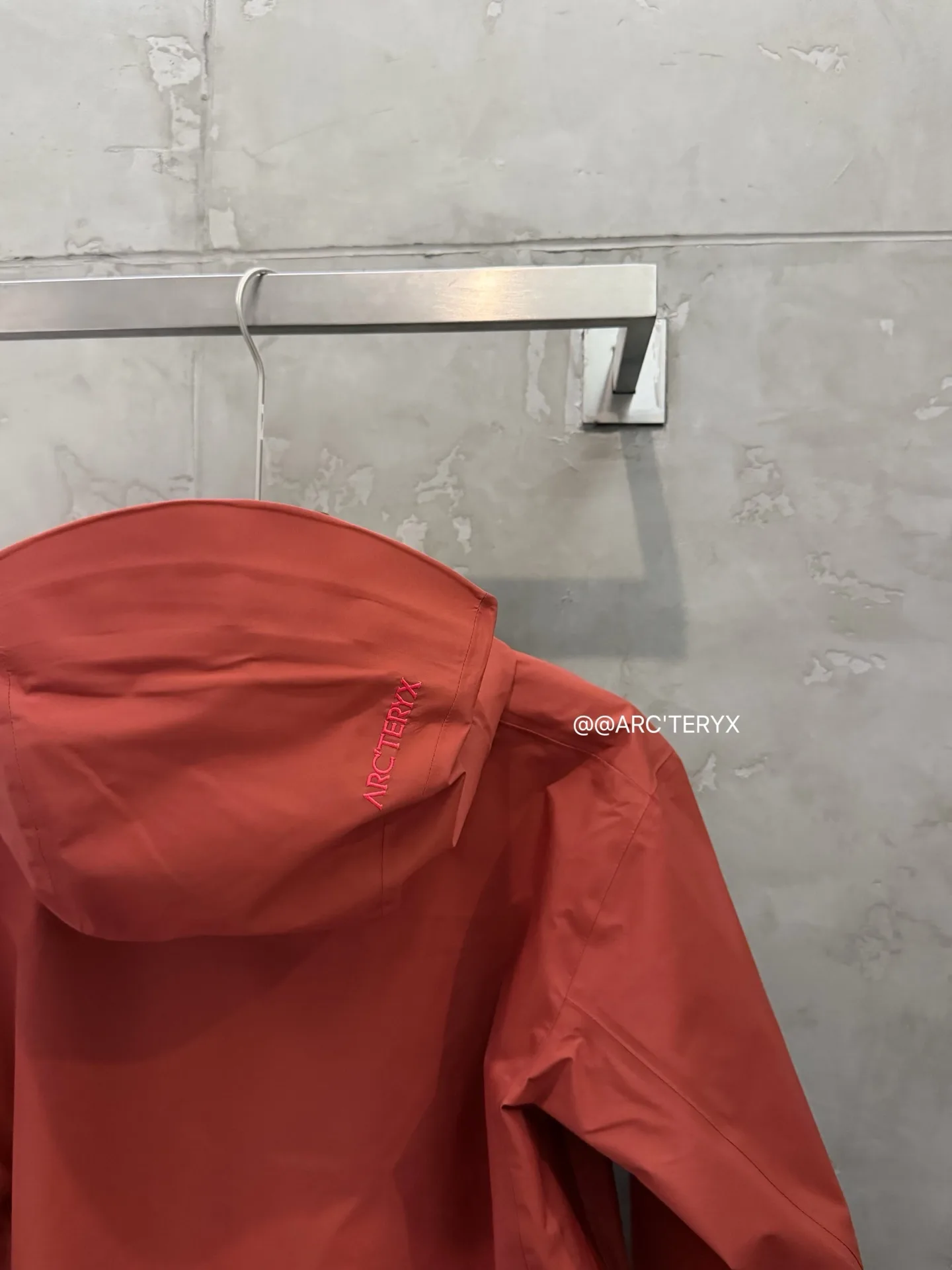 Beta SL GORE-TEX Hooded Shell Jacket D38024106 — view 7