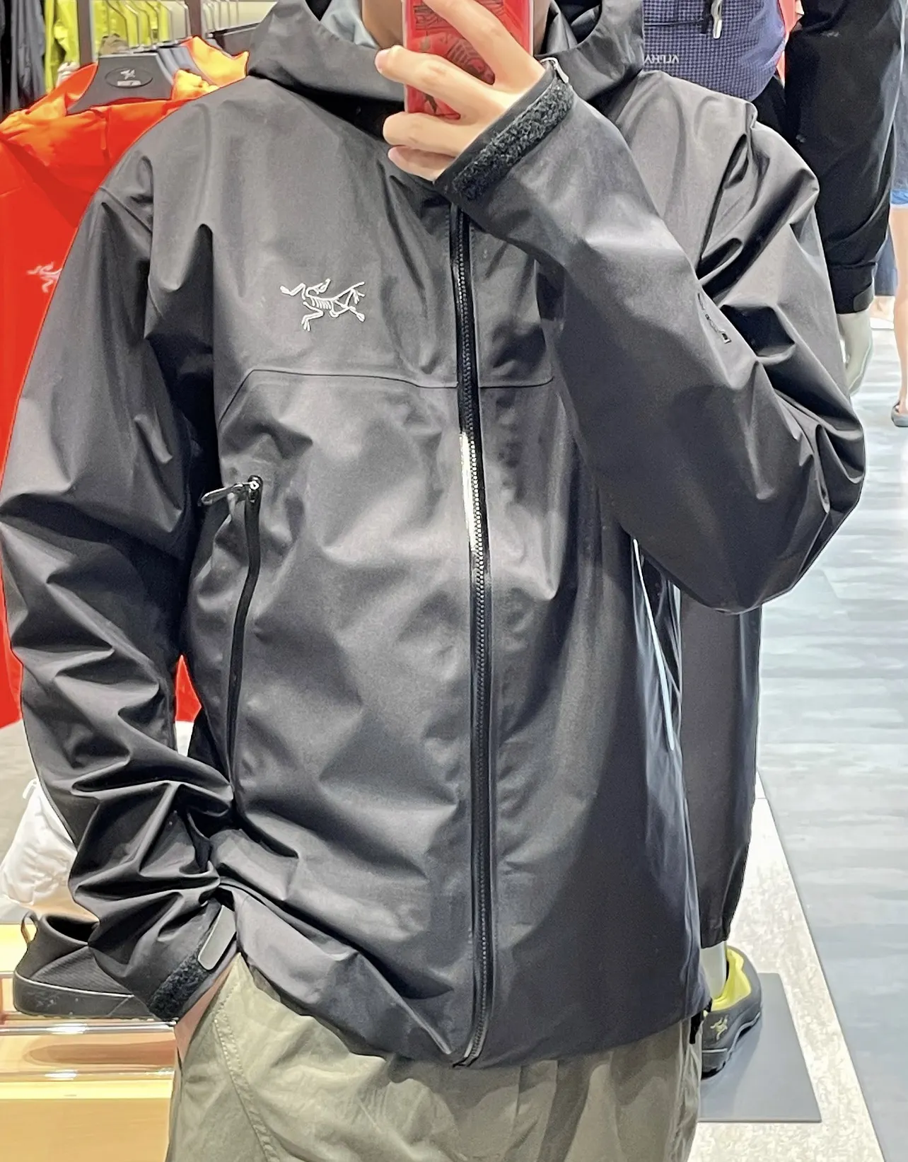 Beta SL GORE-TEX Hooded Shell Jacket D38024085 — view 3