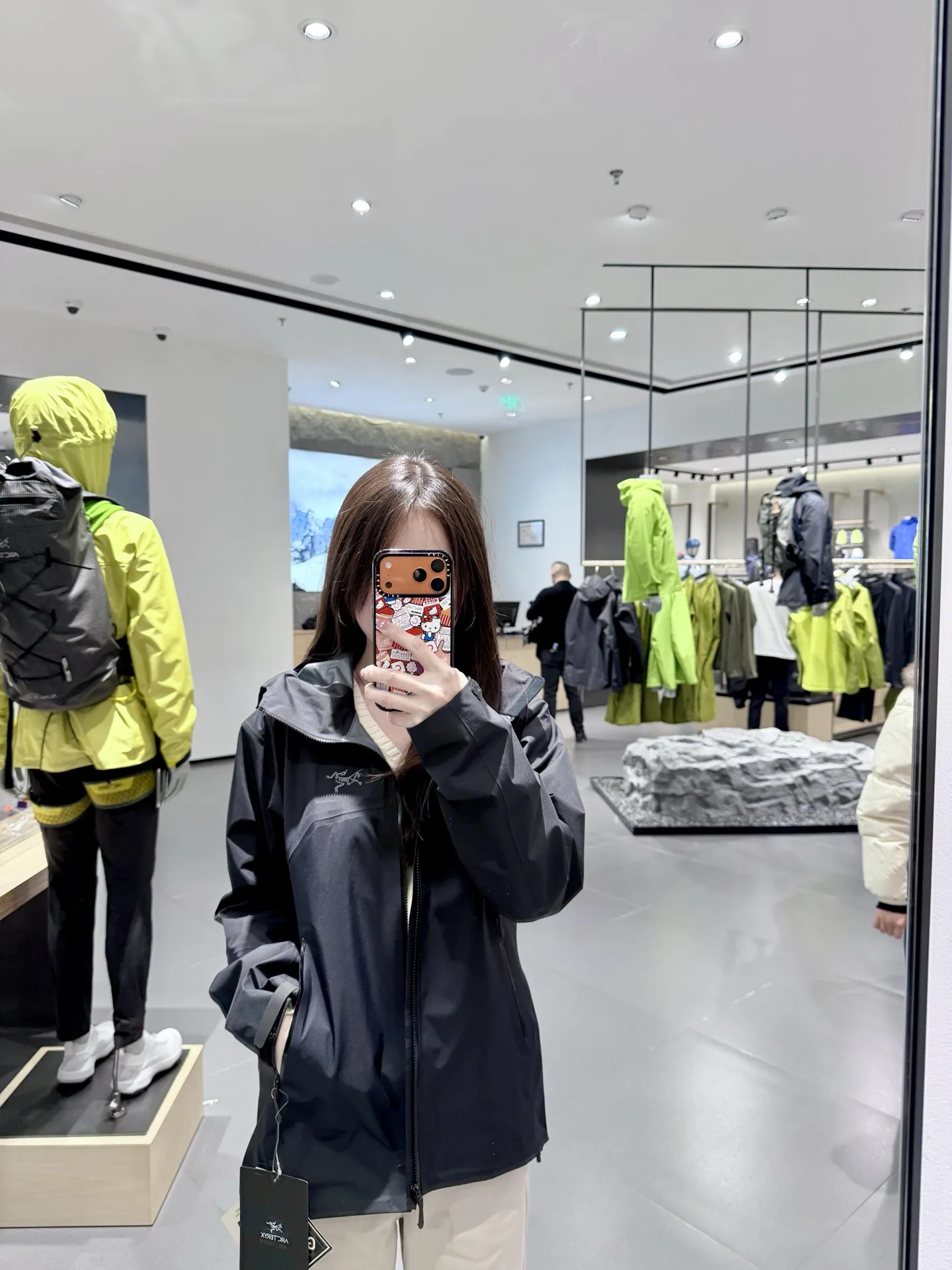 Beta SL GORE-TEX Hooded Shell Jacket D38024085 — view 4