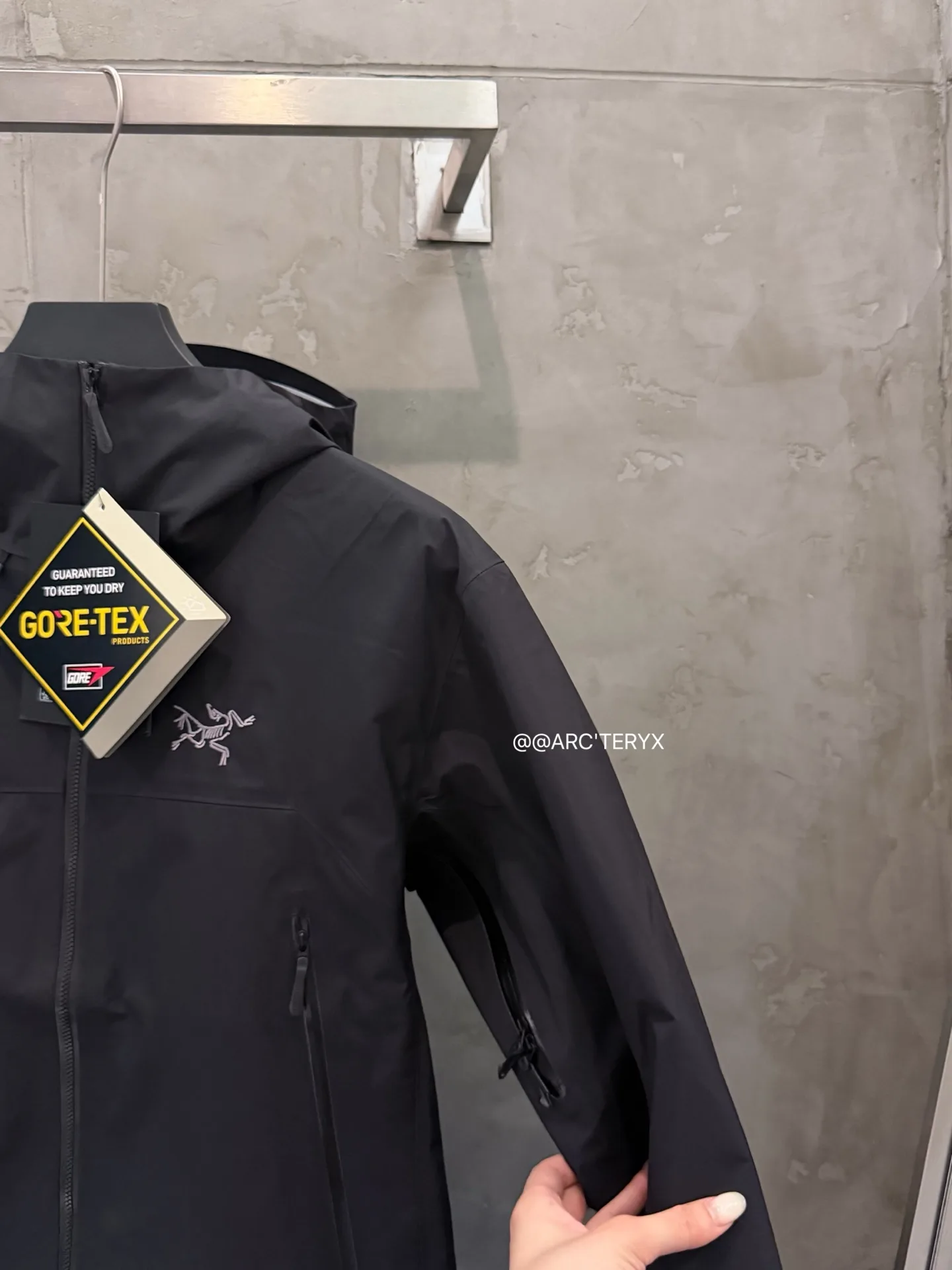 Beta SL GORE-TEX Hooded Shell Jacket D38024086 — view 6