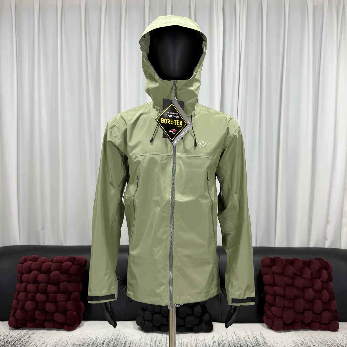 Beta SL GORE-TEX Hooded Shell Jacket D38024092