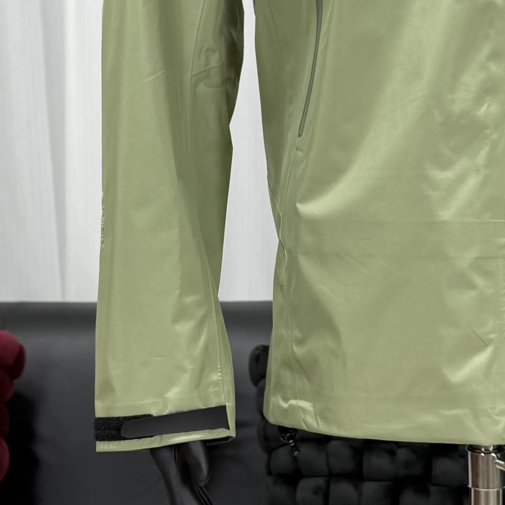 Beta SL GORE-TEX Hooded Shell Jacket D38024092 — view 3