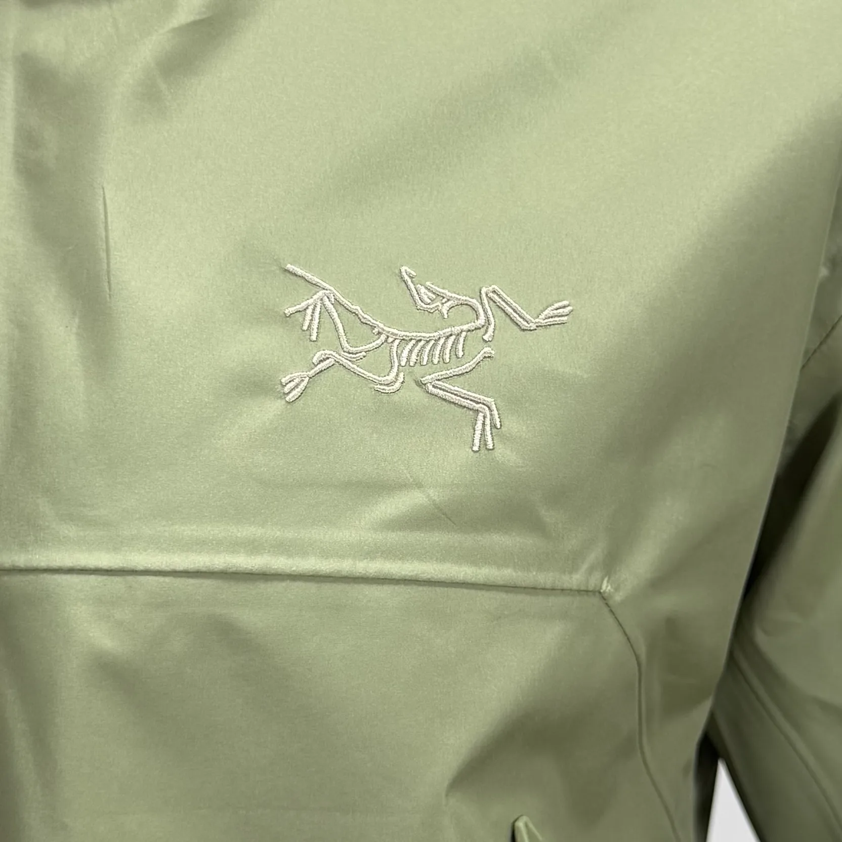 Beta SL GORE-TEX Hooded Shell Jacket D38024092 — view 5