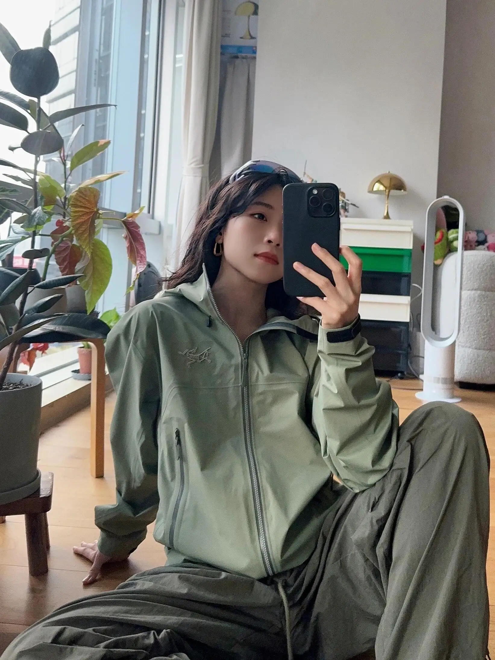 Beta SL GORE-TEX Hooded Shell Jacket D38024091 — view 3