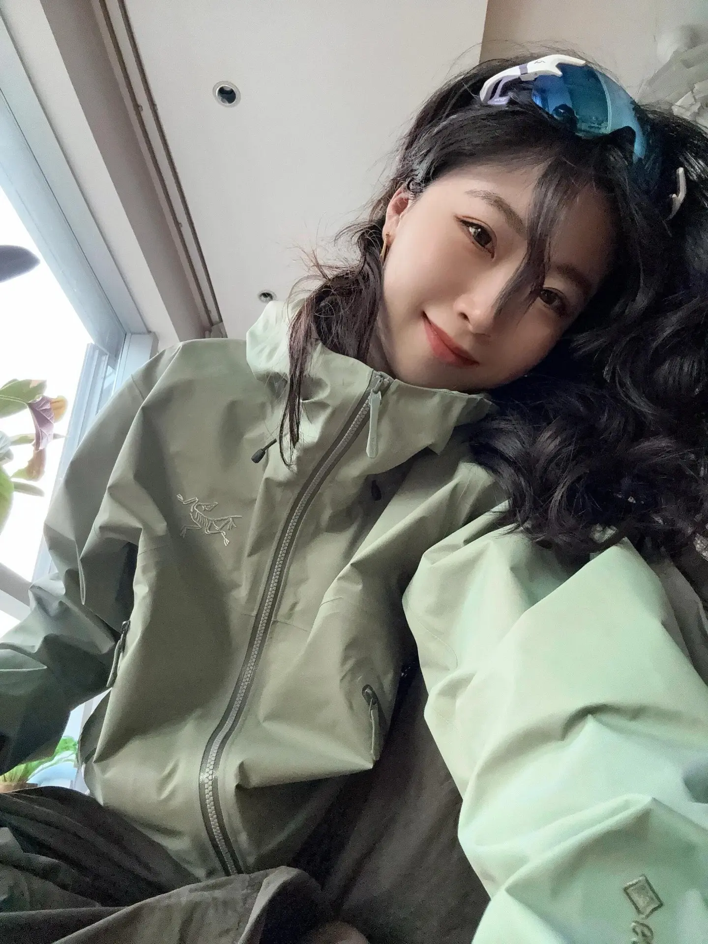 Beta SL GORE-TEX Hooded Shell Jacket D38024091 — view 4