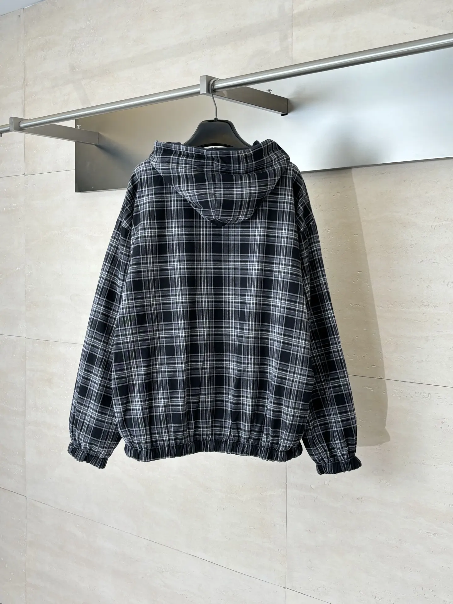 Reversible Deconstructed Plaid Hooded Jacket D38023907 — view 2