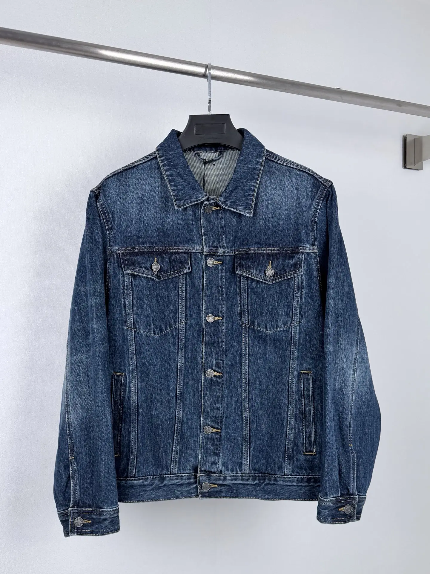 Horsebit Detail Denim Trucker Jacket D38021390