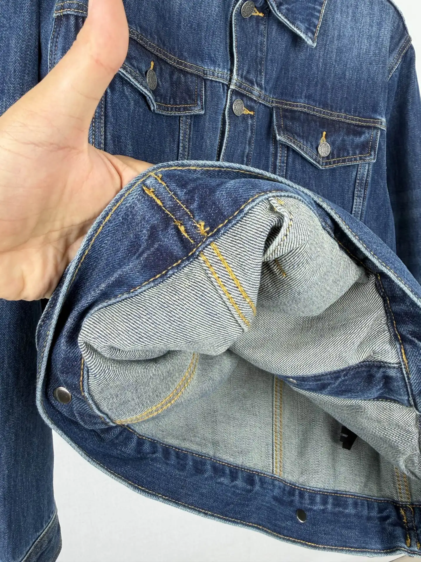 Horsebit Detail Denim Trucker Jacket D38021390 — view 9