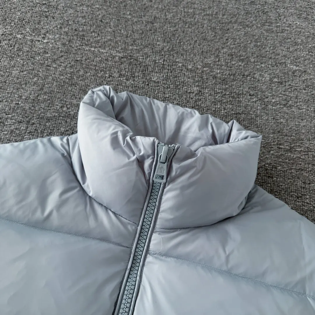 Logo-Patch Down-Filled Puffer Jacket D38024720 — view 3