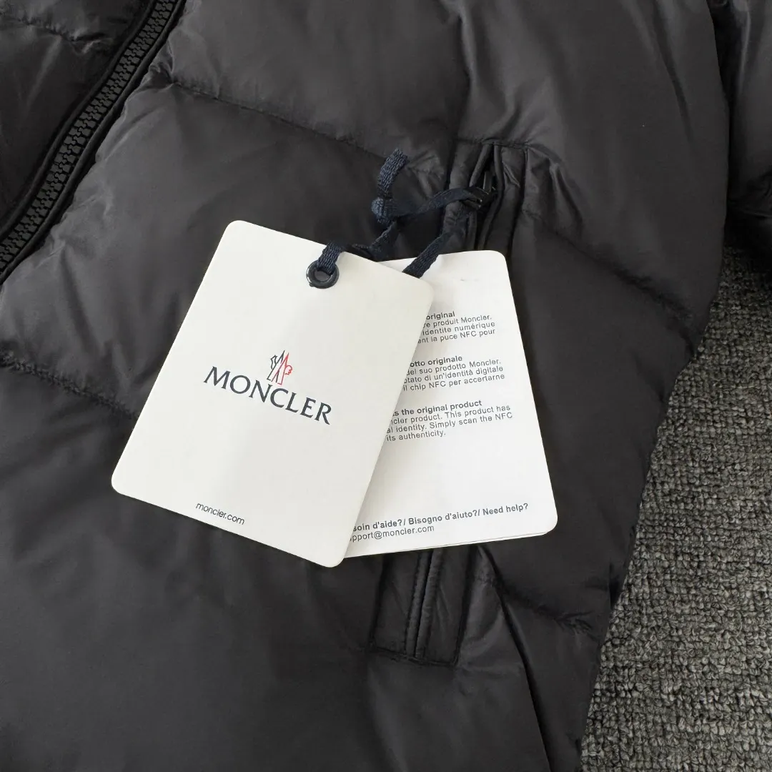 Moncler Logo-Patch Down Puffer Jacket D38024721 — view 5