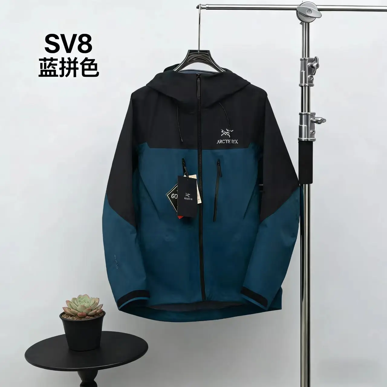 Alpha SV GORE-TEX Hooded Shell Jacket D38022694 — view 4