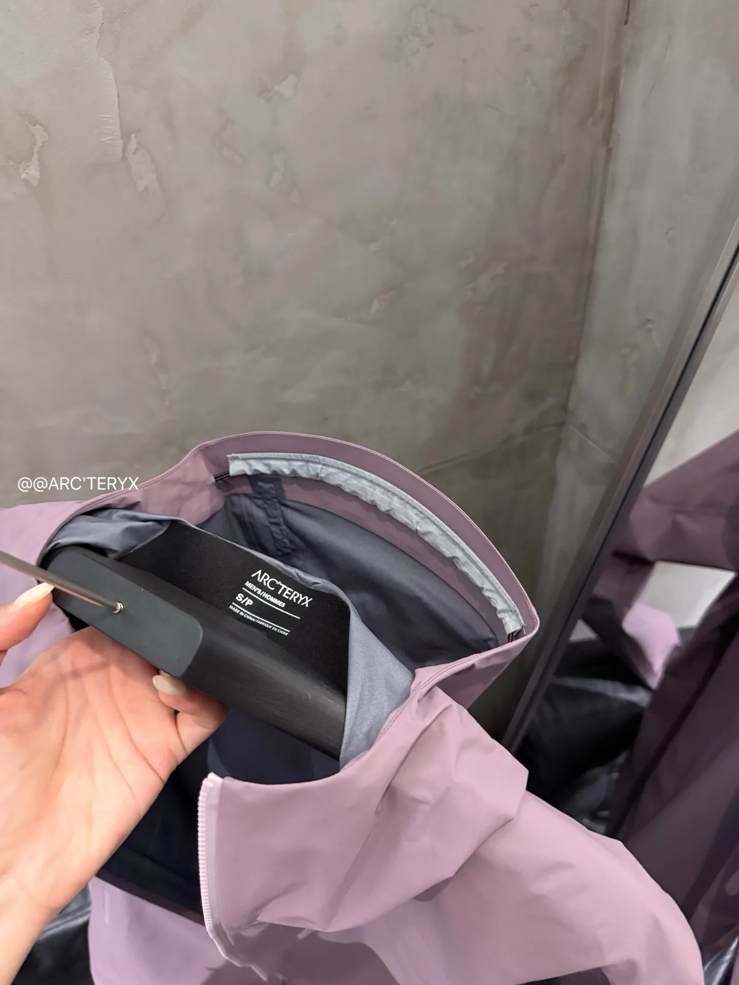 Beta SL GORE-TEX Hooded Shell Jacket D38024114 — view 11