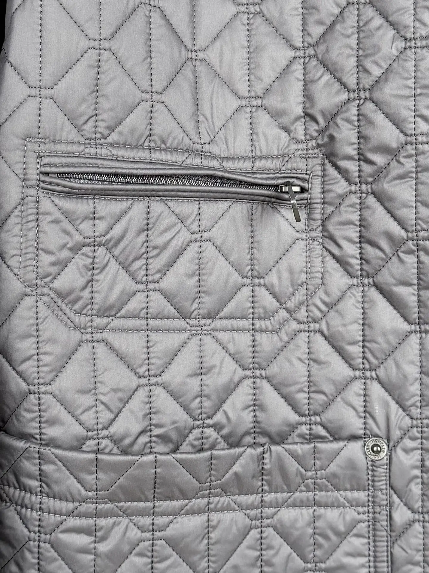 Diamond-Quilted Lightweight Shirt Jacket D39521286 — view 8