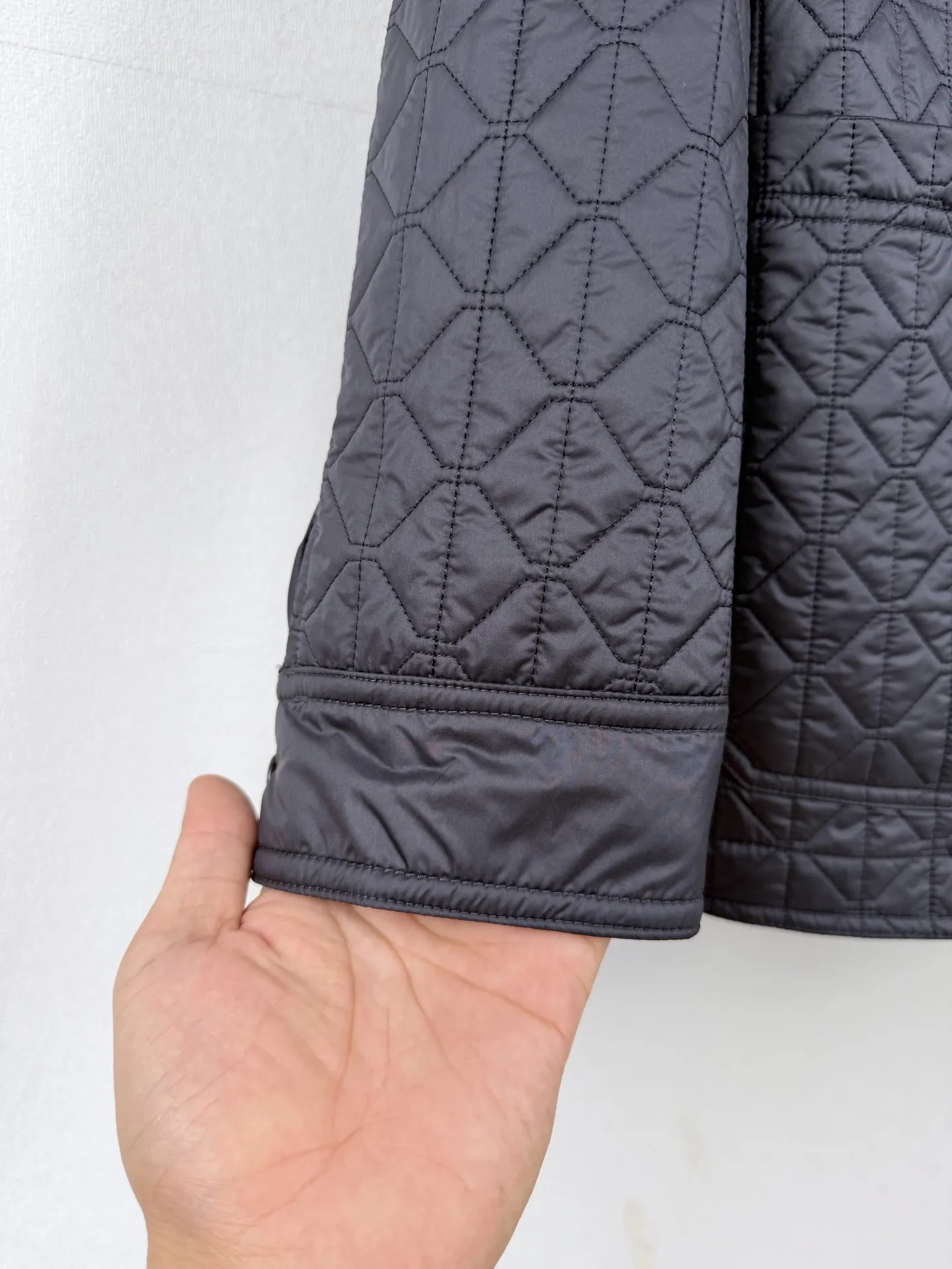 Diamond-Quilted Lightweight Shirt Jacket D39521286 — view 9