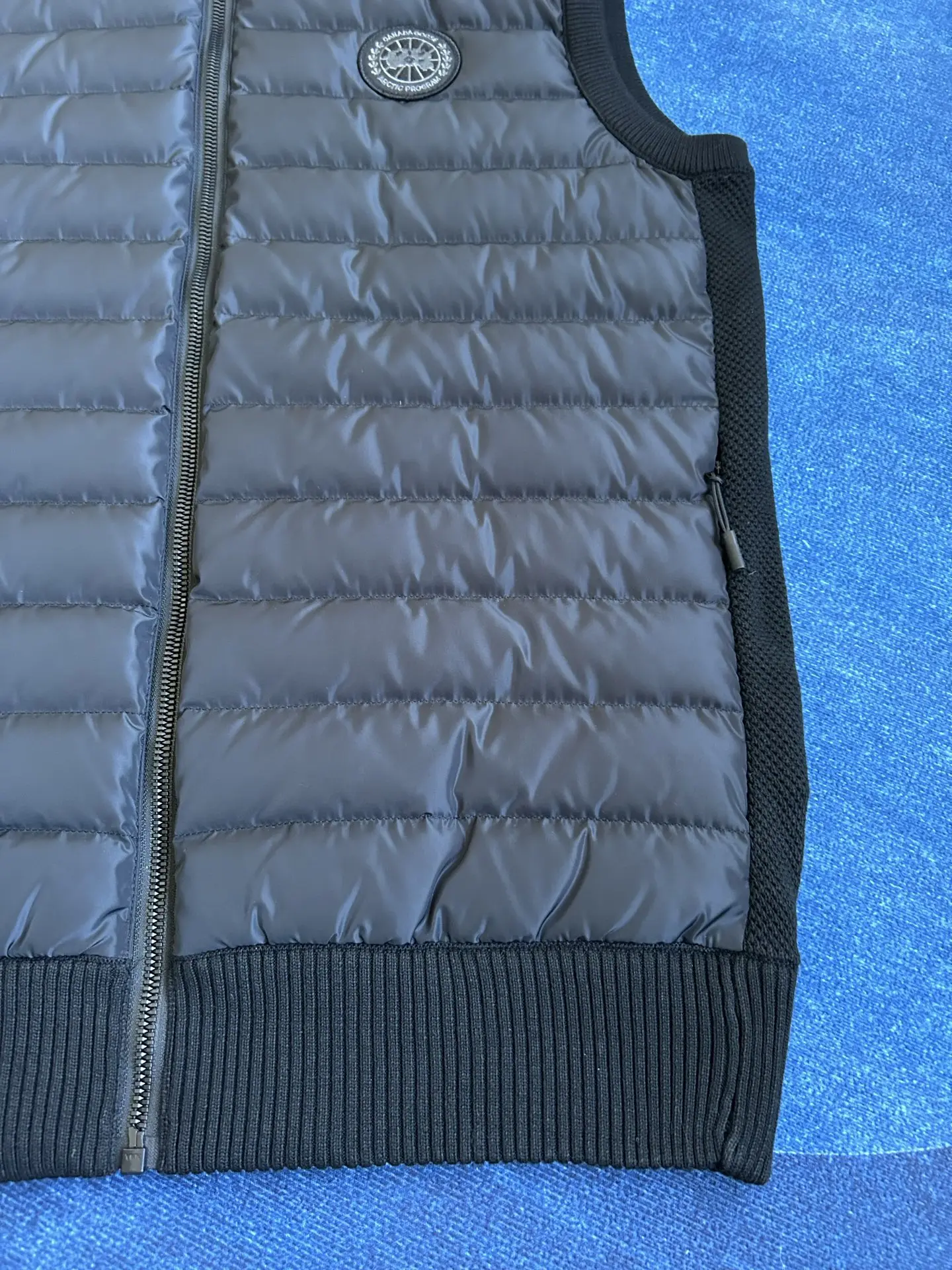HyBridge Knit Down-Panelled Gilet D40024027 — view 14