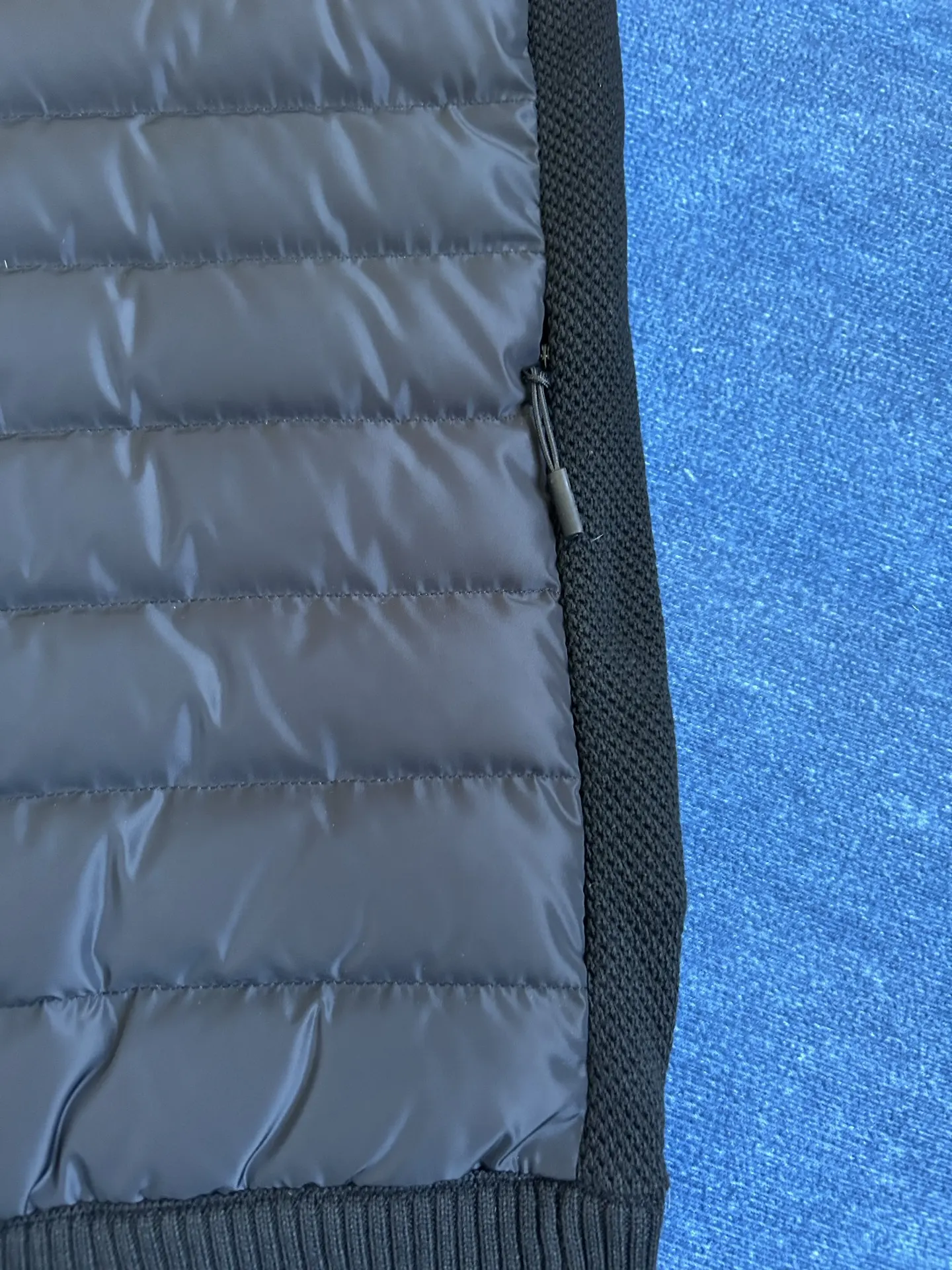 HyBridge Knit Down-Panelled Gilet D40024027 — view 18