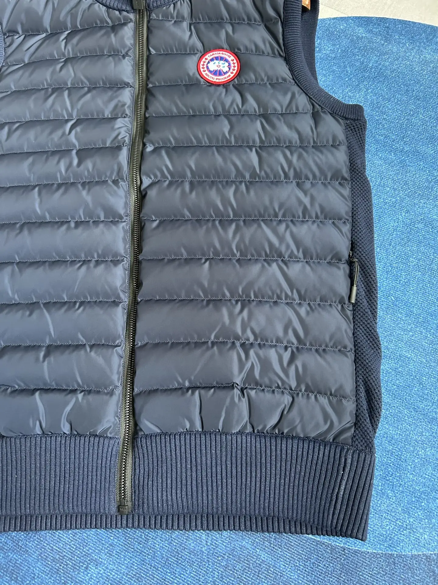 HyBridge Quilted Knit Gilet D40024029 — view 13