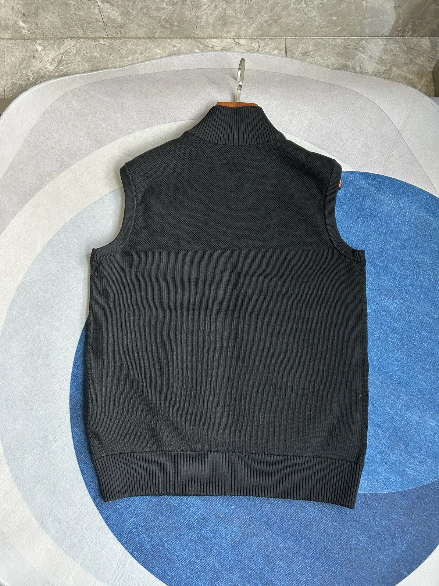 HyBridge Knit Gilet D40024030 — view 6