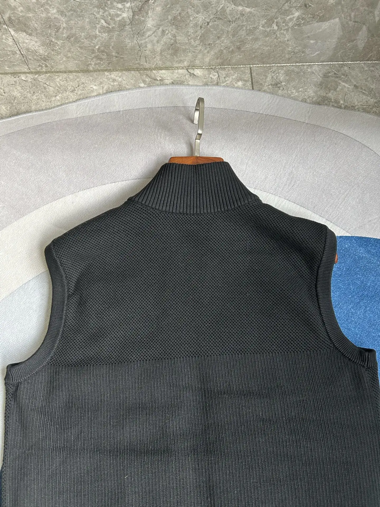 HyBridge Knit Gilet D40024030 — view 14