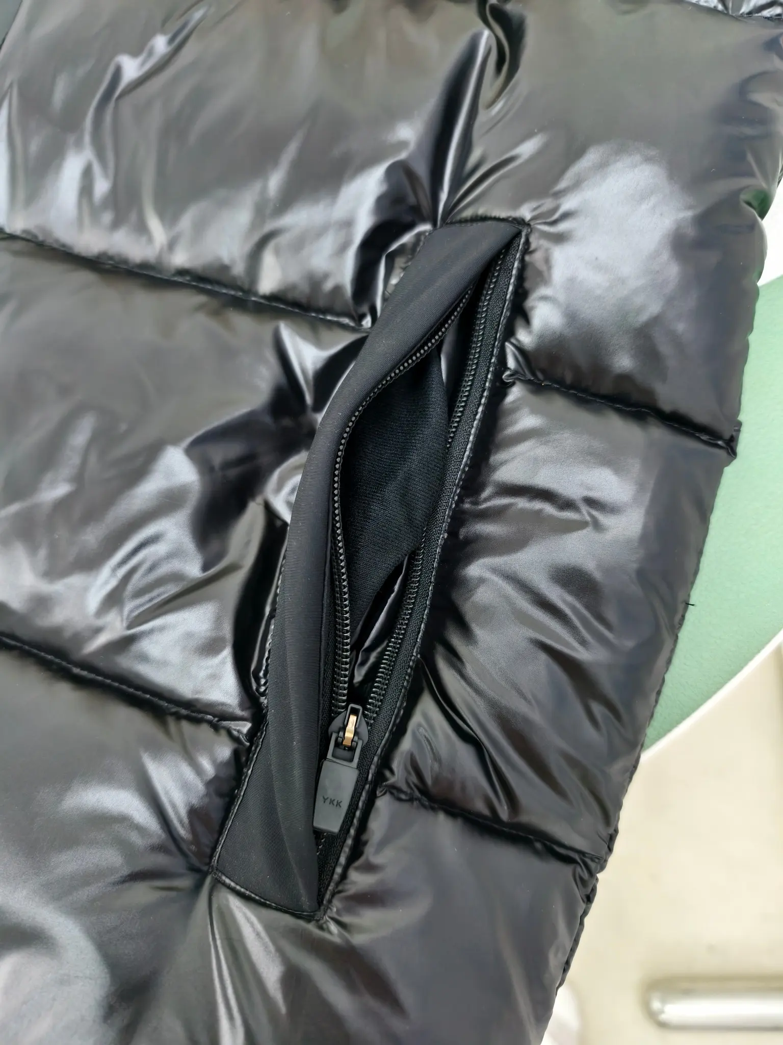 Victory Peak Glossy Down-Filled Gilet D40023861 — view 5