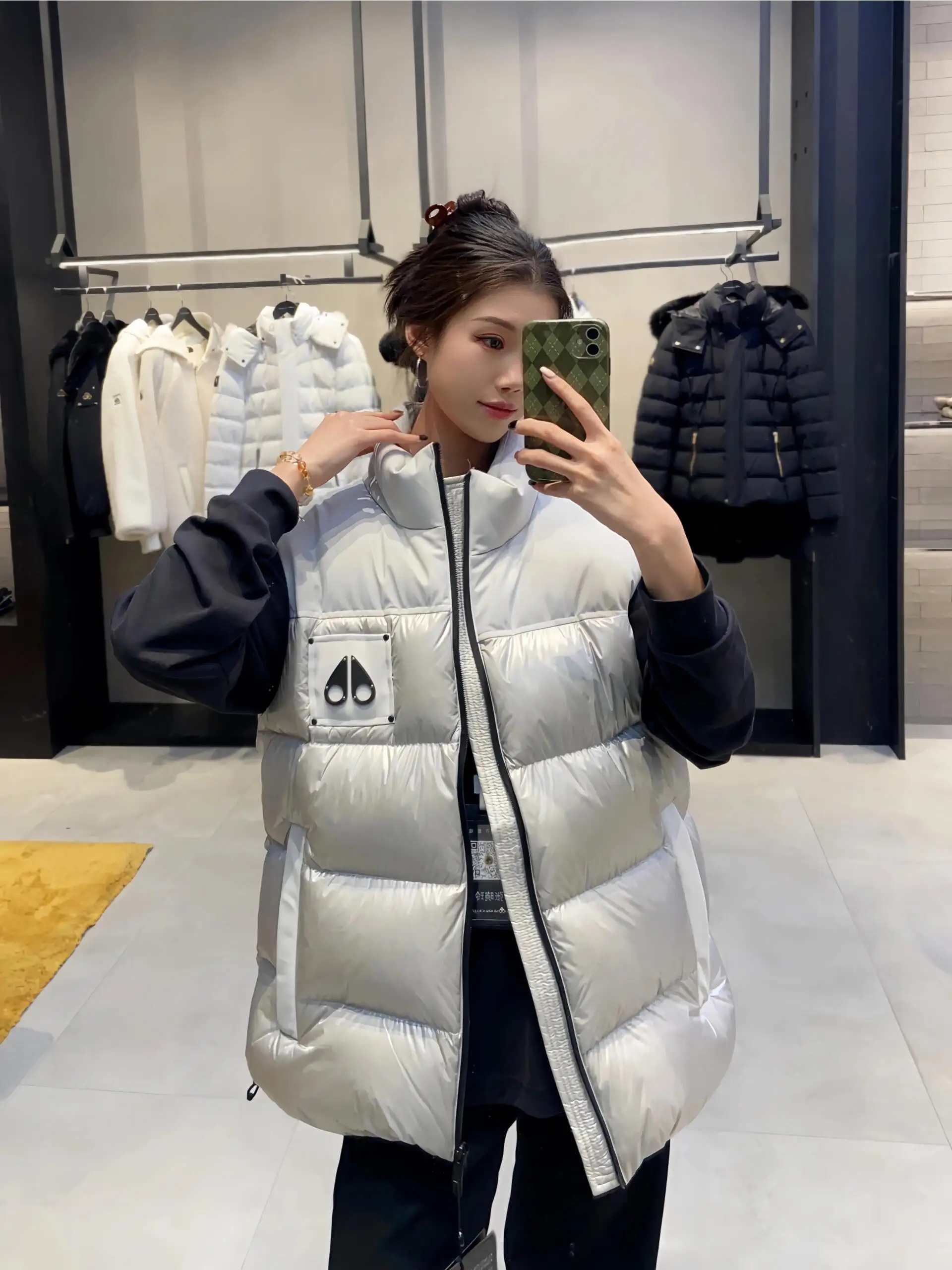 Victory Peak Glossy Down Gilet D40023862 — view 2
