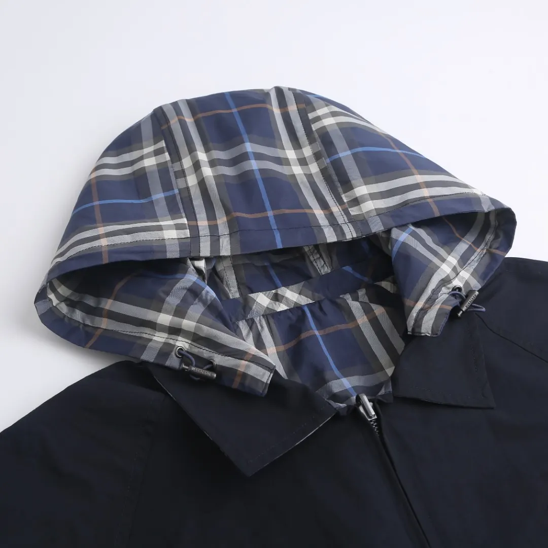 Reversible Check-Lined Hooded Jacket D40024767 — view 4