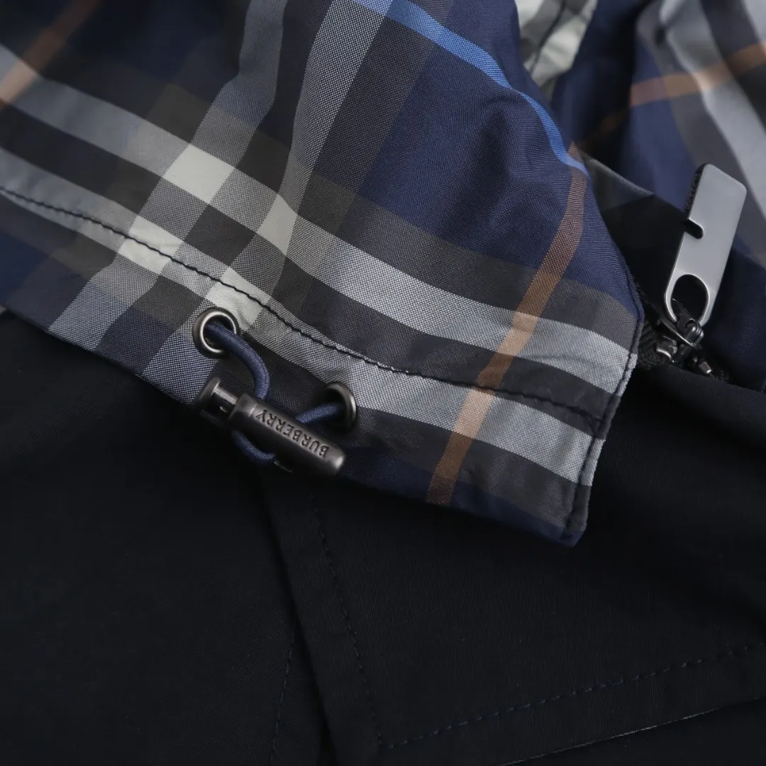 Reversible Check-Lined Hooded Jacket D40024767 — view 7