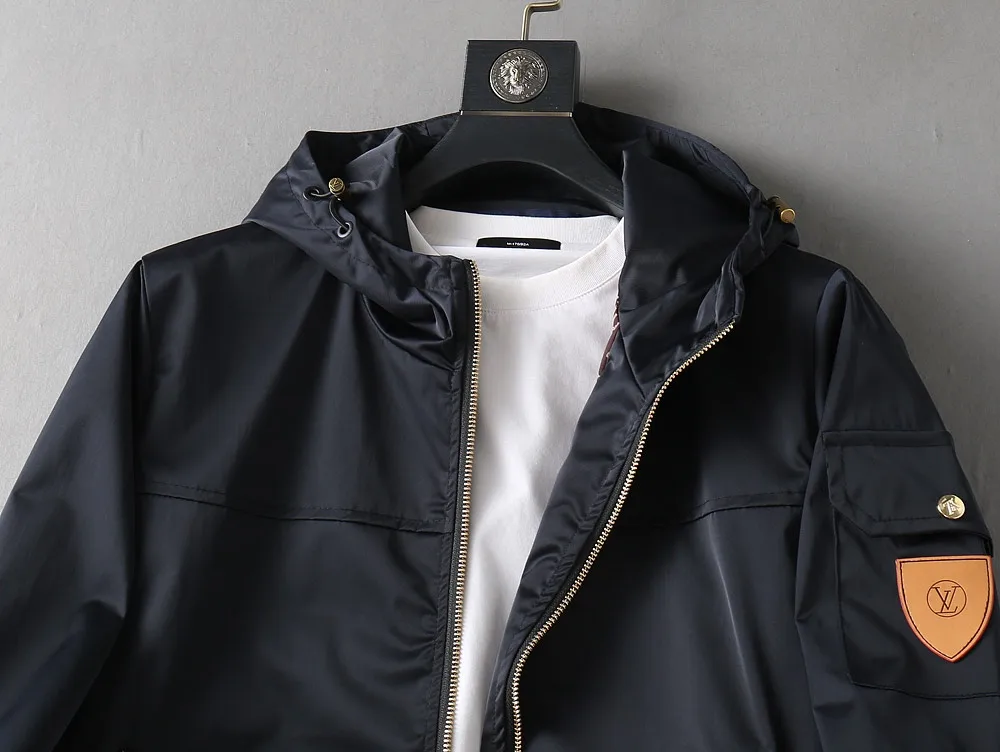 Logo Patch Hooded Bomber Jacket D40024627 — view 5