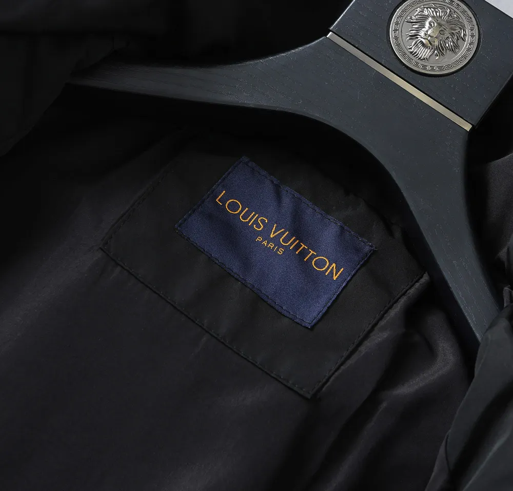 Hooded Technical Shell Jacket D40024629 — view 10