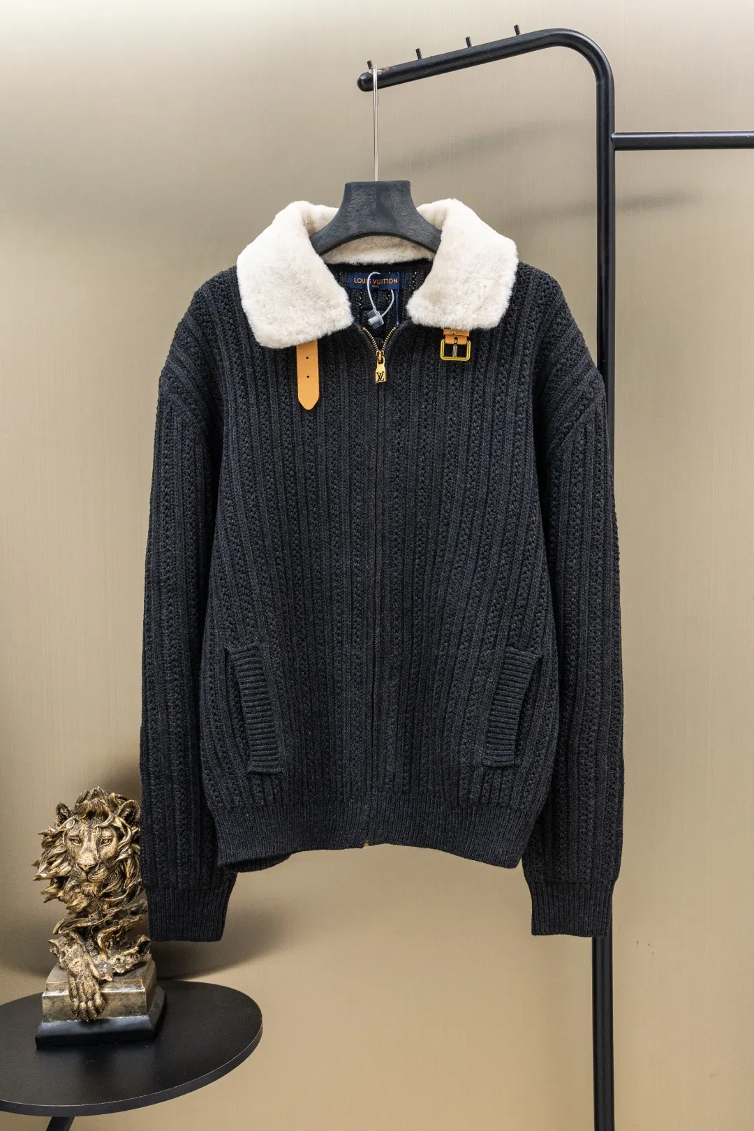 Shearling-Collar Wool and Cashmere-Blend Cardigan D40024731