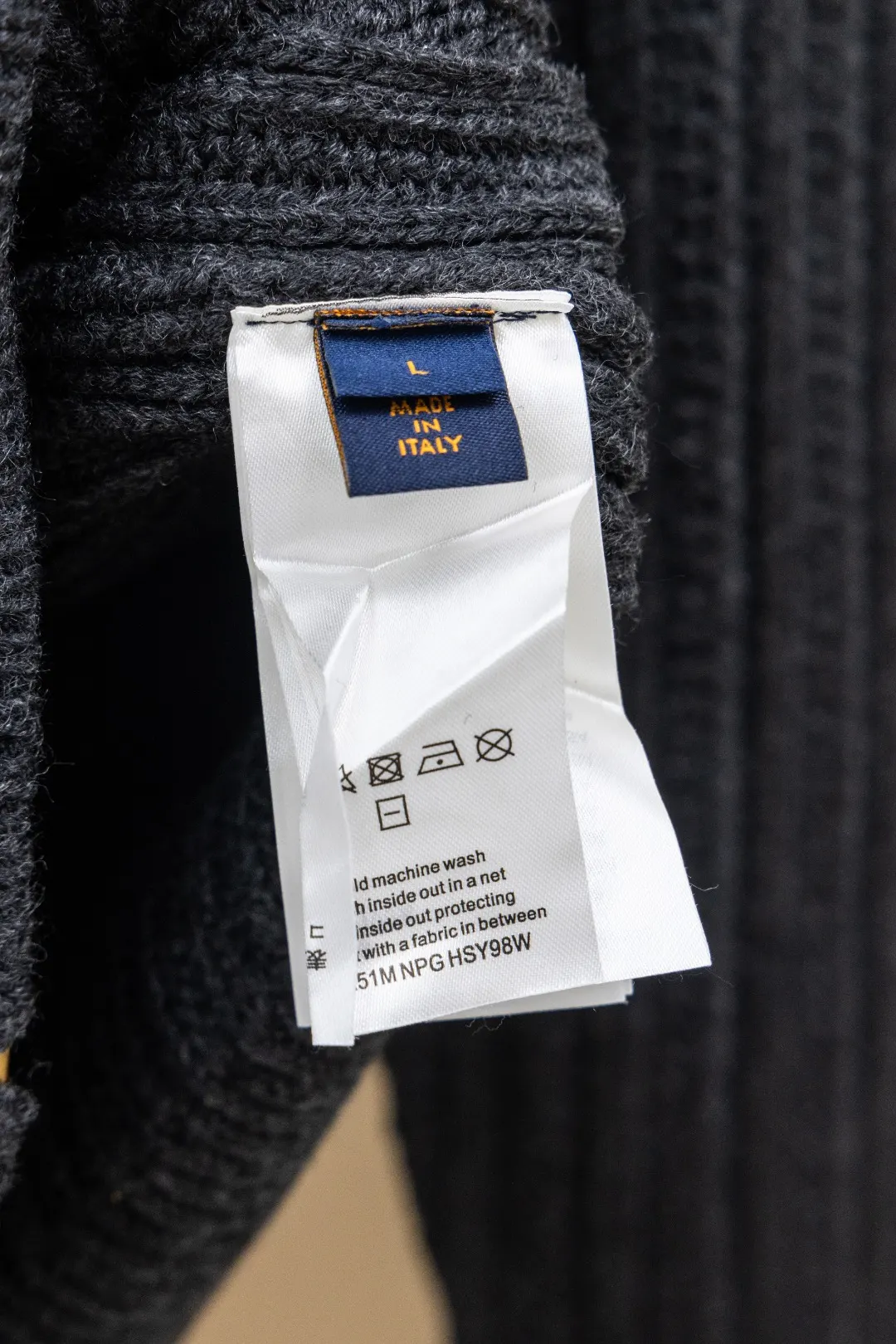 Shearling-Collar Wool and Cashmere-Blend Cardigan D40024731 — view 10