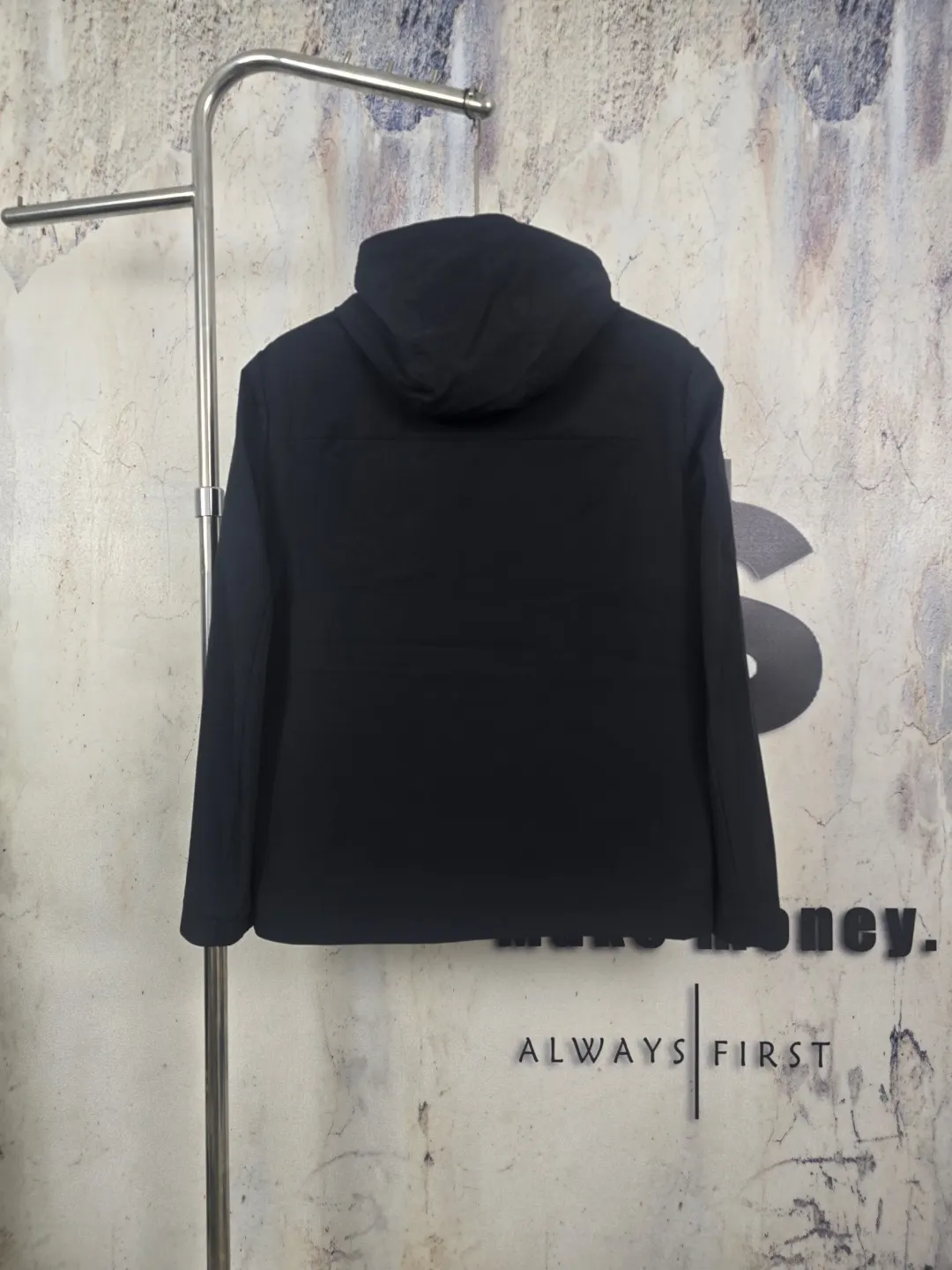 Hooded Technical Shell Jacket D41524599 — view 2