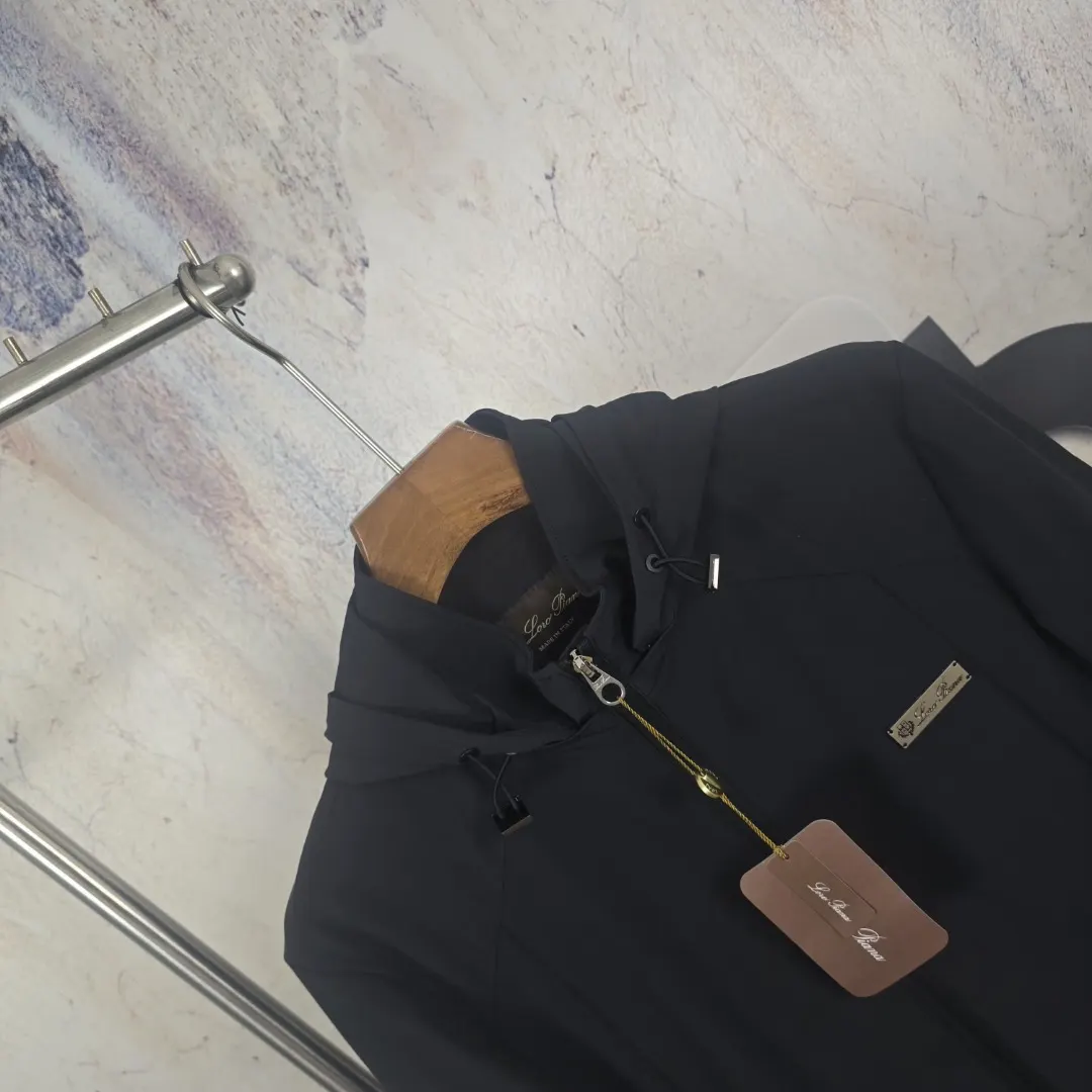 Hooded Technical Shell Jacket D41524599 — view 3