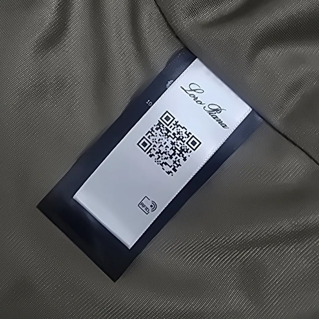 Hooded Technical Shell Jacket D41524599 — view 11