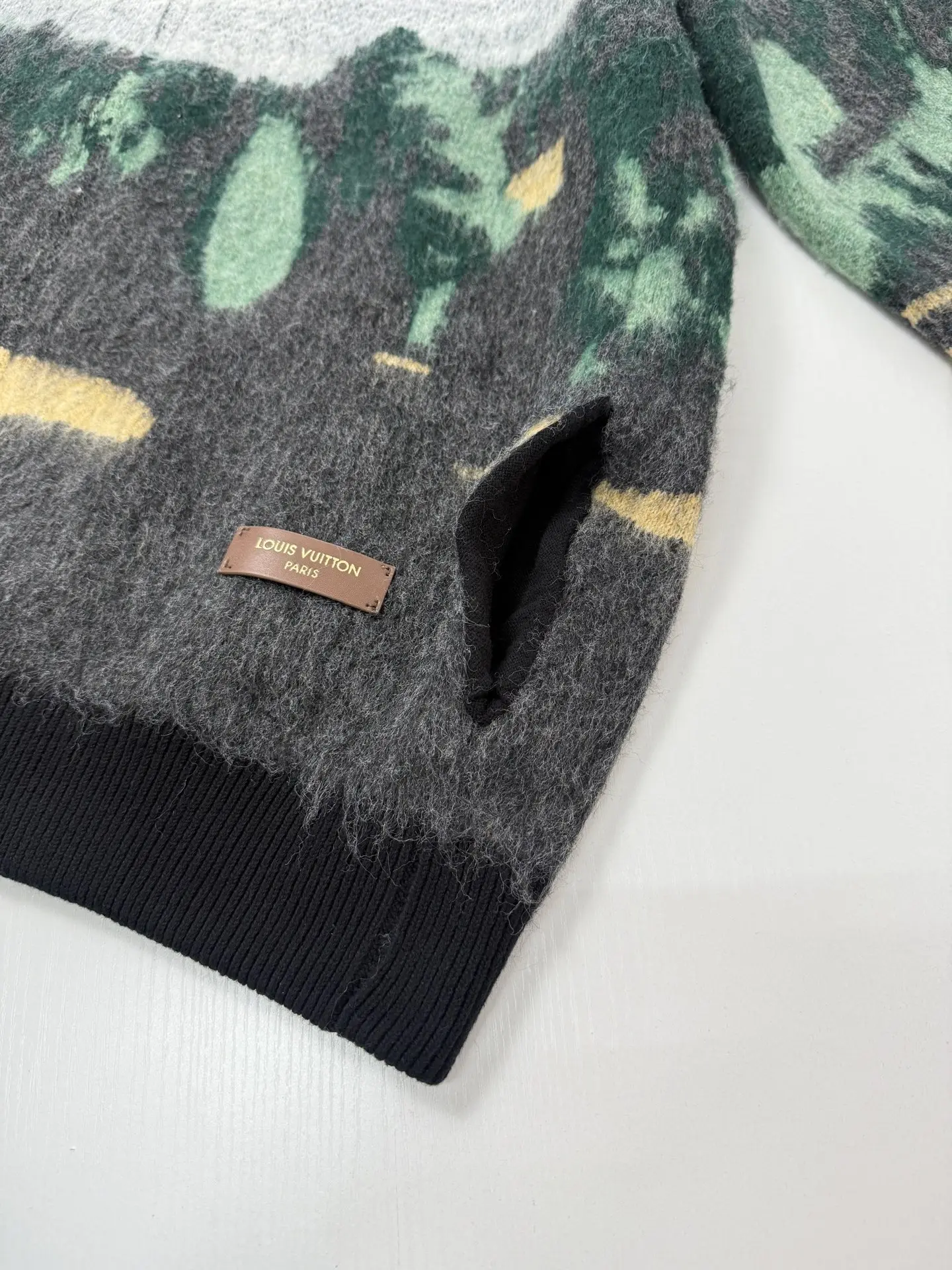 Forest Landscape Jacquard Mohair-Blend Zip-Up Sweater D42021249 — view 9
