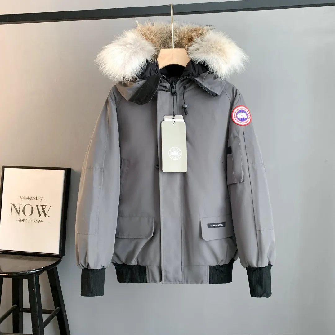 Chilliwack Fur-Trimmed Bomber Down Jacket D42024708