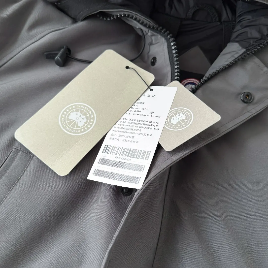 Chilliwack Fur-Trimmed Bomber Down Jacket D42024708 — view 4