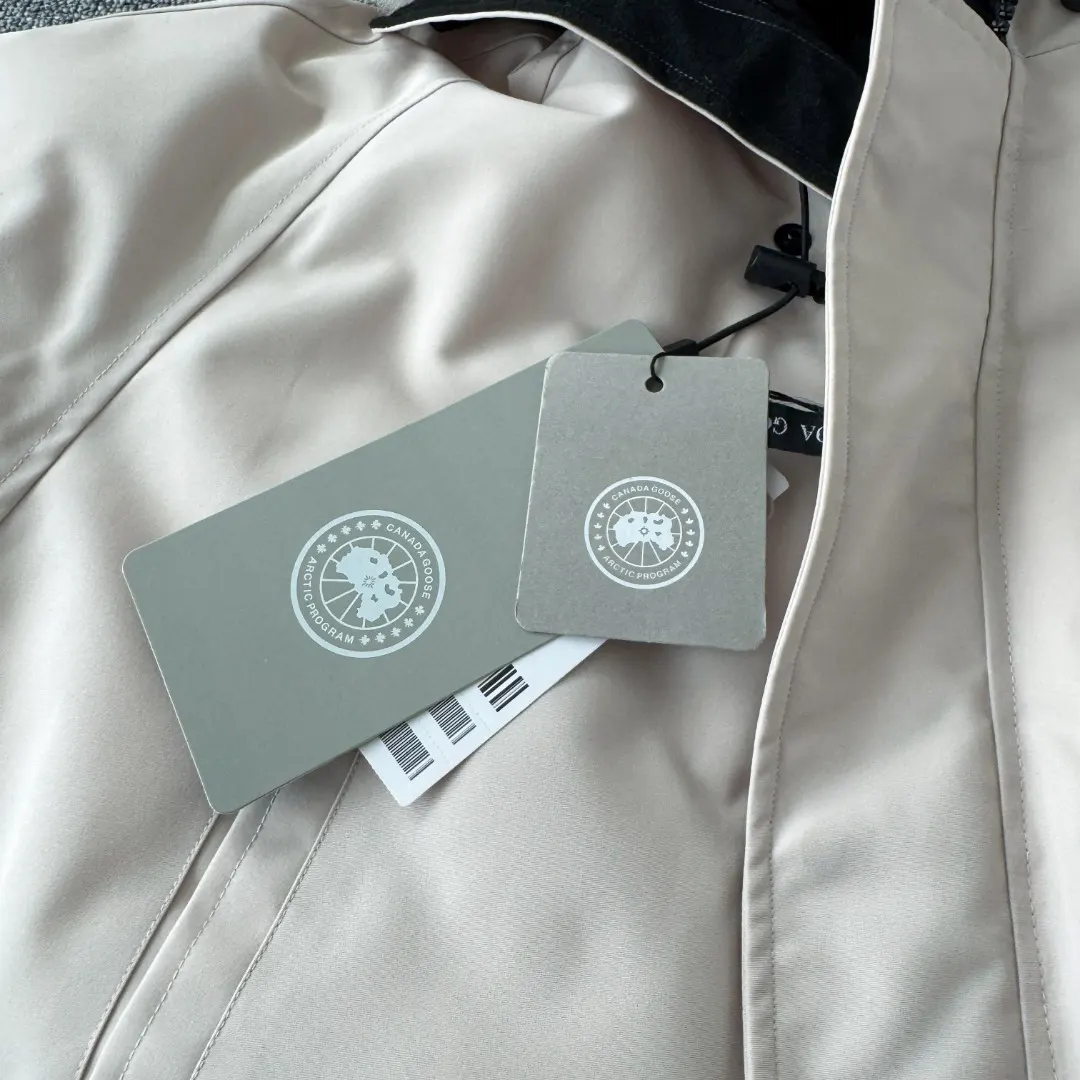 Chilliwack Fur-Trimmed Bomber Down Jacket D42024709 — view 5